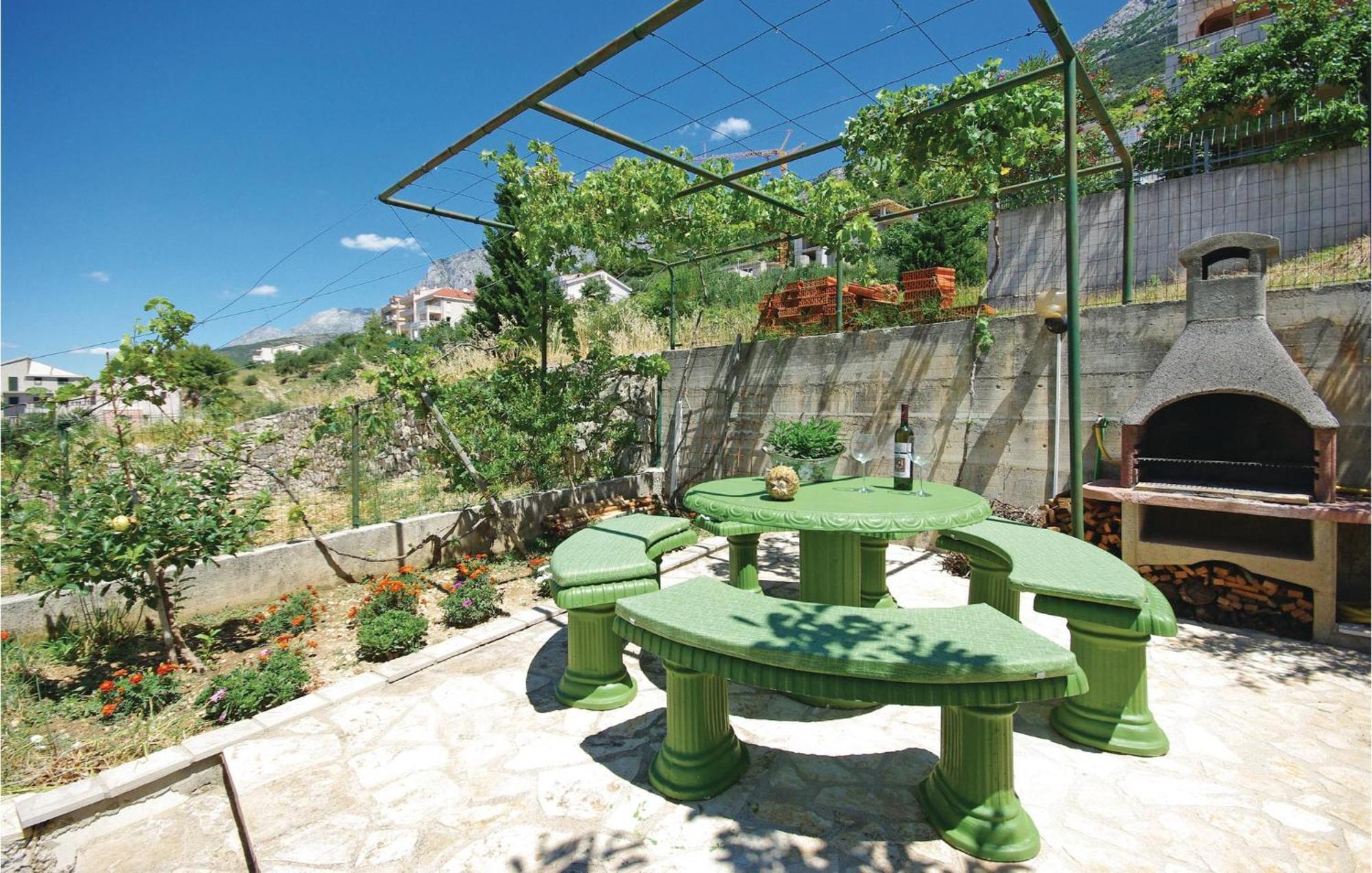 1 Bedroom Stunning Apartment In มาคาร์สกา ภายนอก รูปภาพ